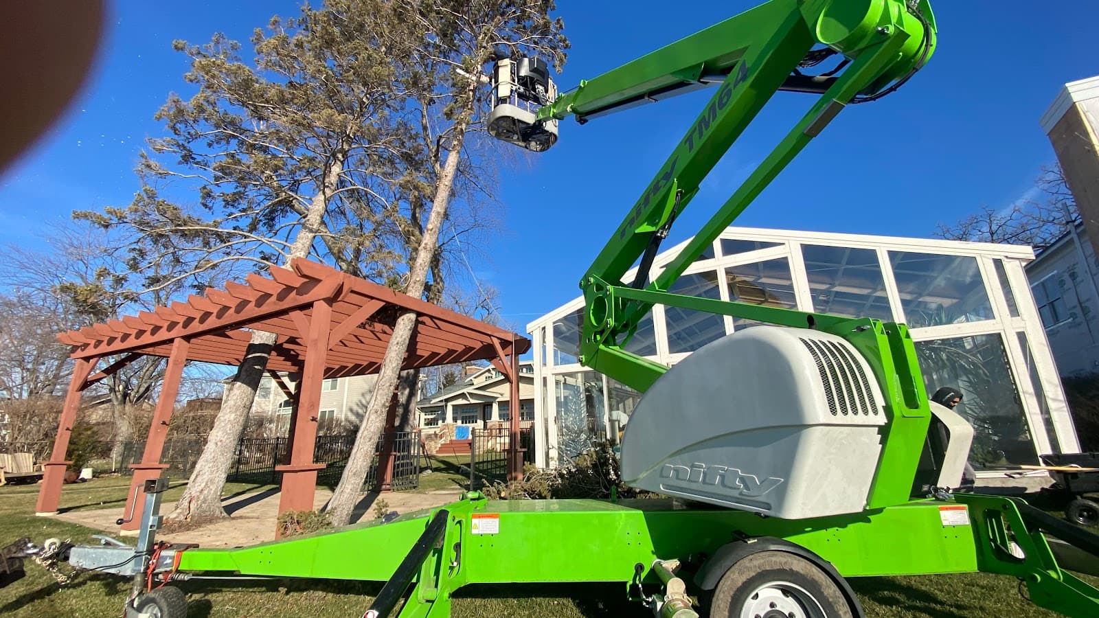 Alejandres Tree Service inc