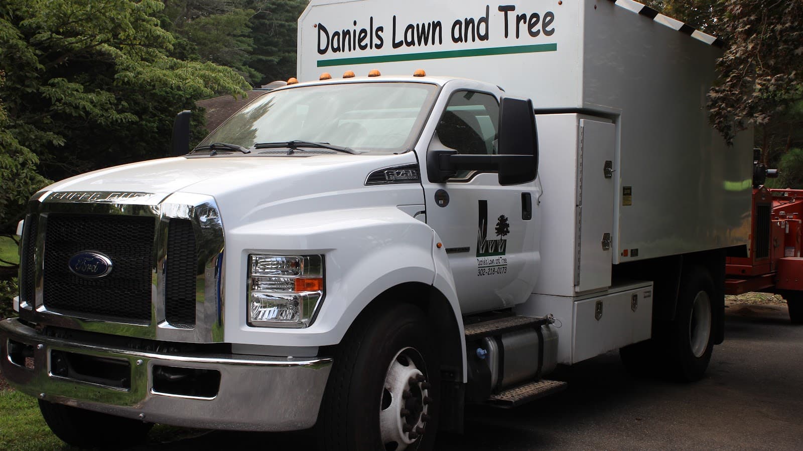 Daniel's Lawn & Tree LLC